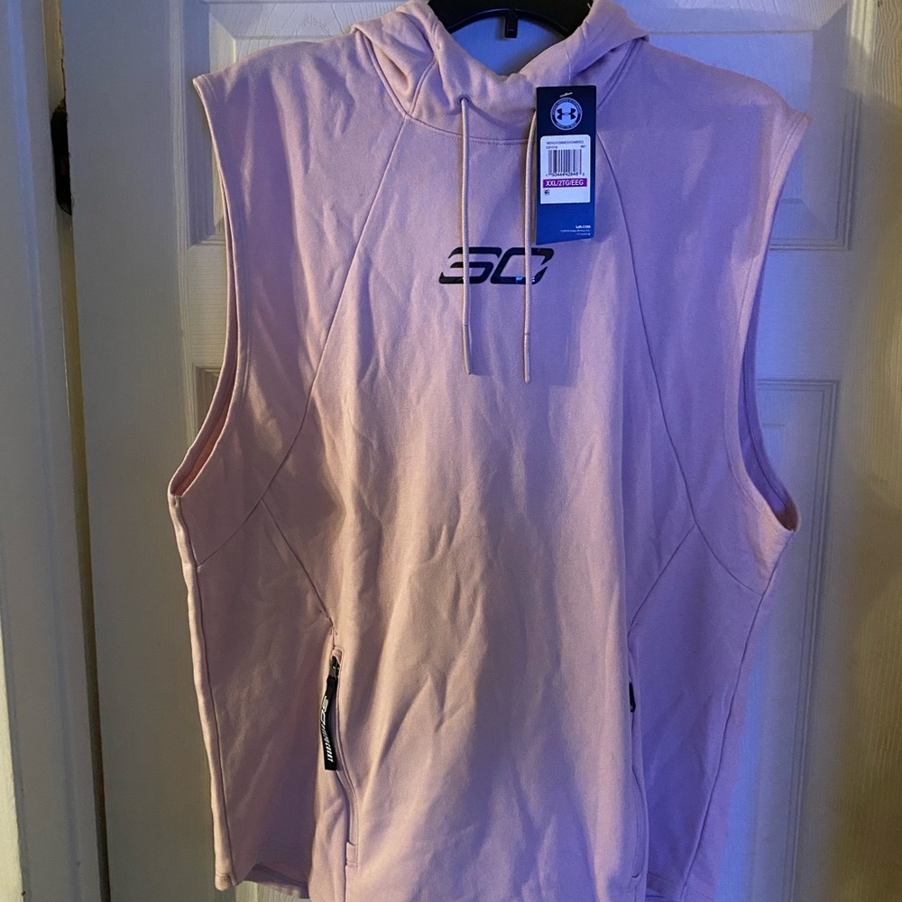 Sleeveless Steph Curry hoodie.